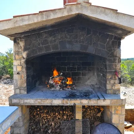 Appartamento By The Sea Necujam, Solta - 14729