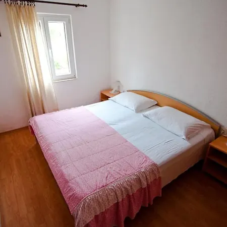 Apartment By The Sea Necujam, Solta - 14729 Grohote