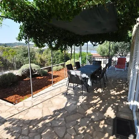 Apartment By The Sea Necujam, Solta - 14729 *